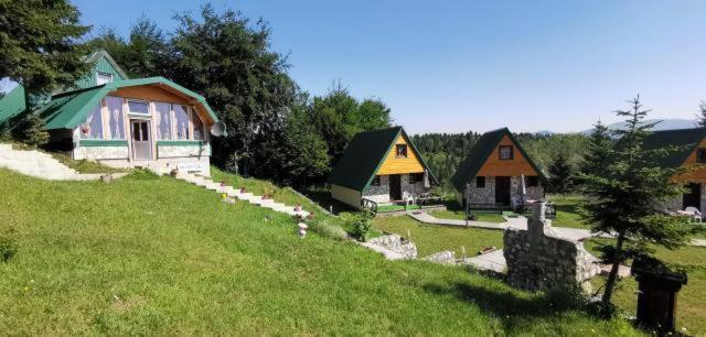 杜米托尔别墅山林小屋 *